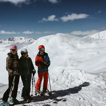 阿洛伊斯快乐假期公寓 公寓 *